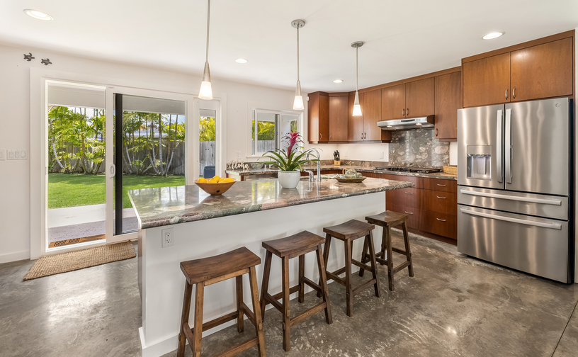 We provide our sellers with comprehensive market data so their homes are priced right for the market.